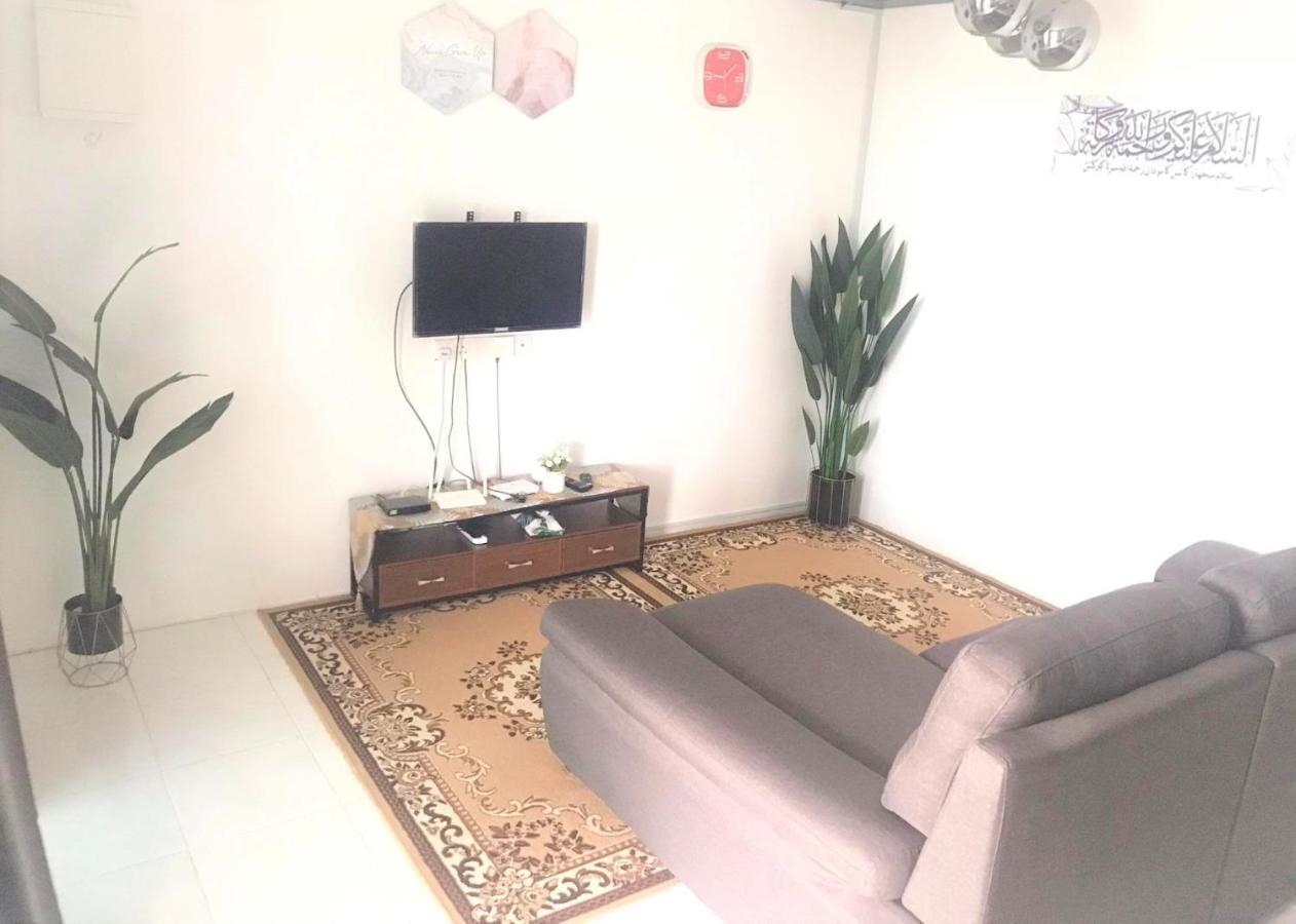 Chempaka Homestay Seri Iskandar Exterior photo
